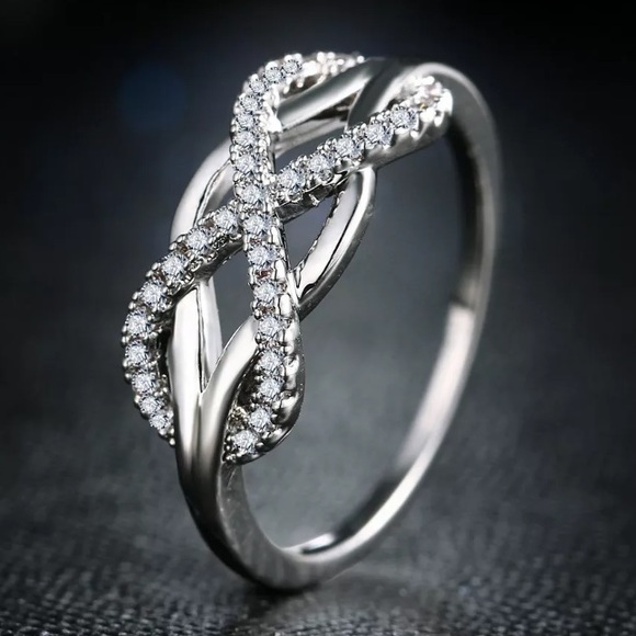 Sterling silver infinity ring - Picture 2 of 4